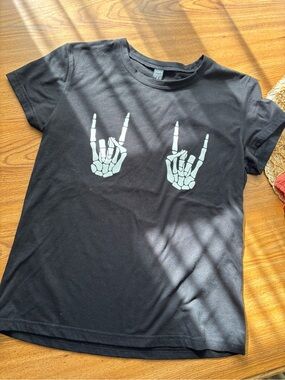 Woman’s Black Graphic Skeleton Hand Tee